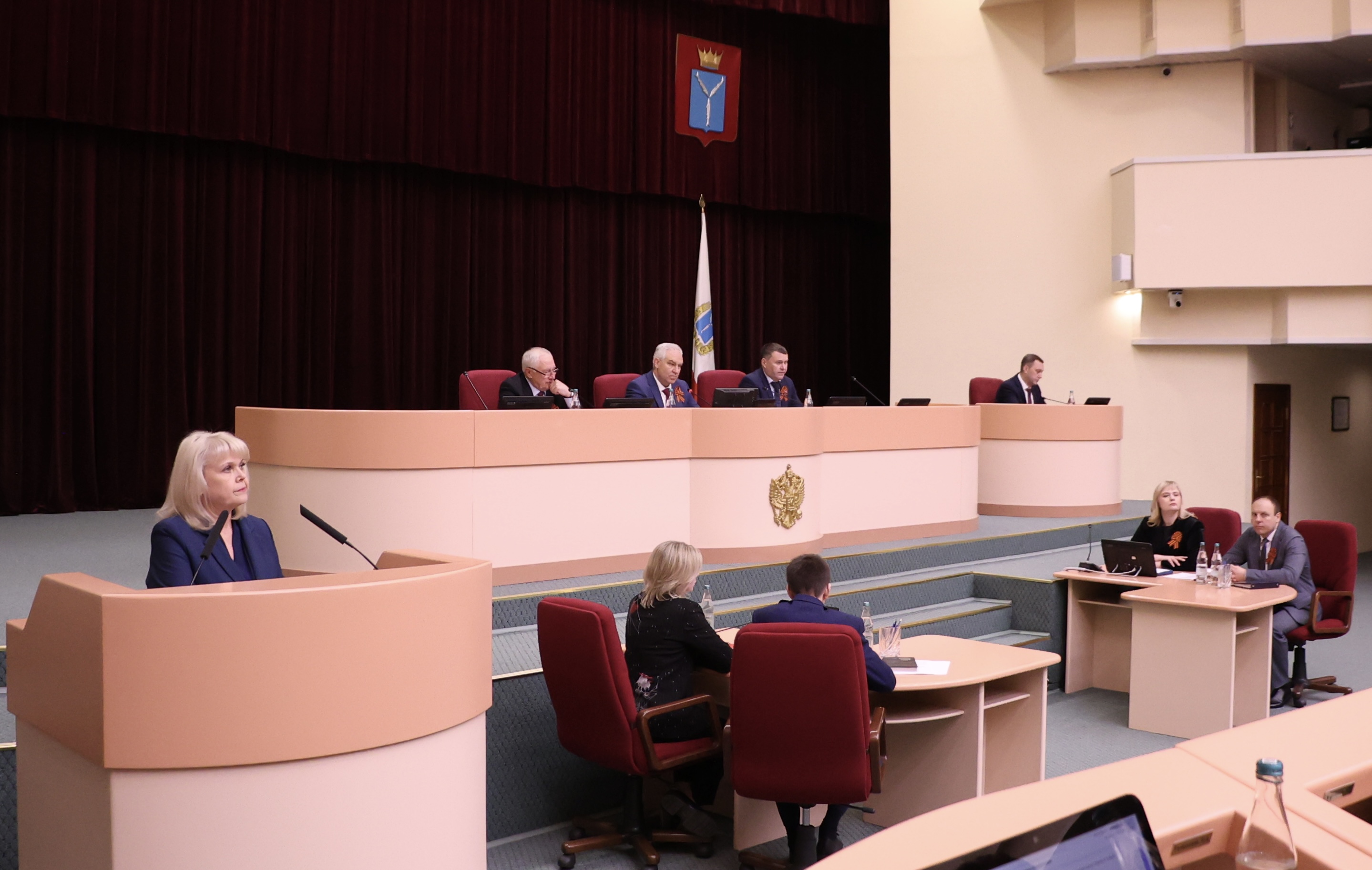 Саратовские депутаты распределили 5,8 миллиарда рублей